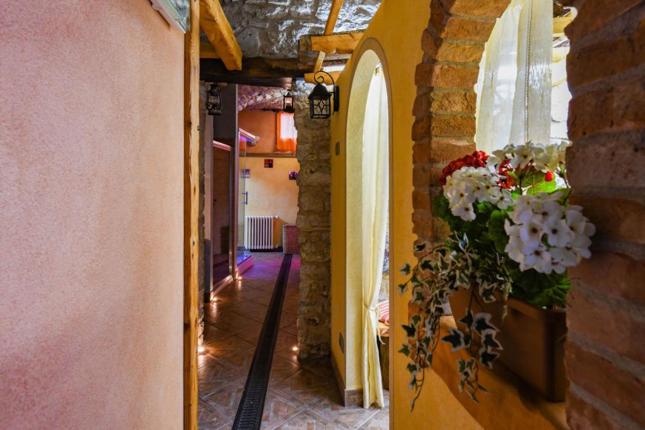 Hotel Castello Tignale Exteriör bild